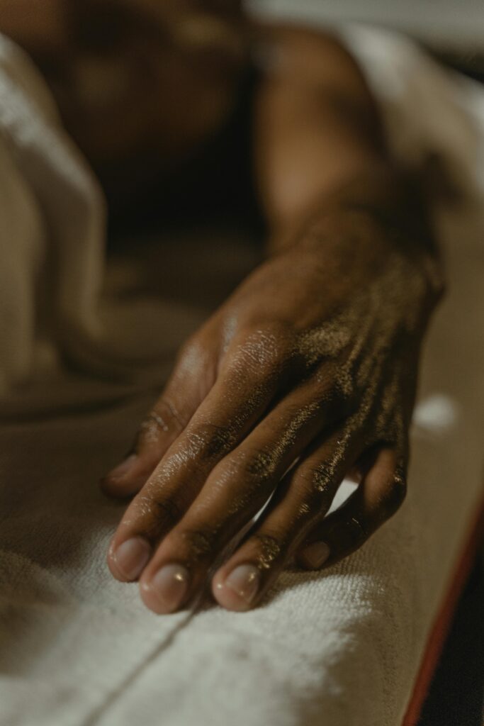 Tantric bodywork in Valencia – slow somatic touch and relaxation